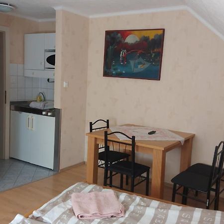 David Apartman Gyula Bagian luar foto