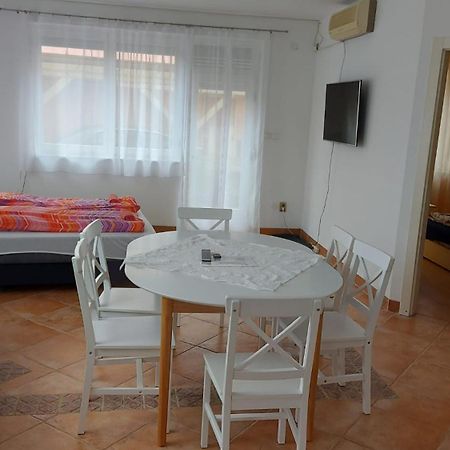 David Apartman Gyula Ruang foto
