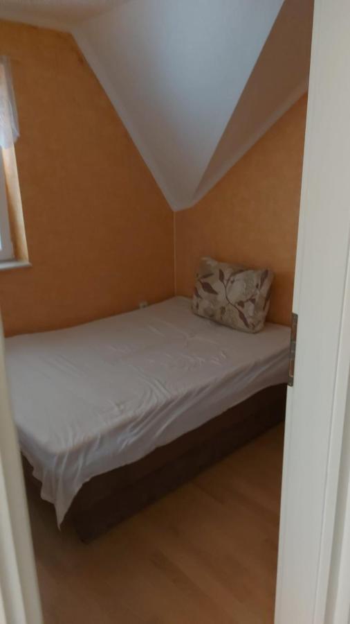 David Apartman Gyula Bagian luar foto