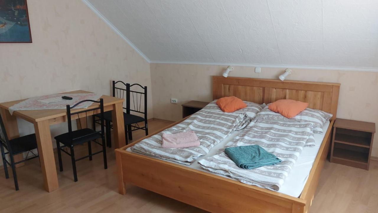 David Apartman Gyula Bagian luar foto